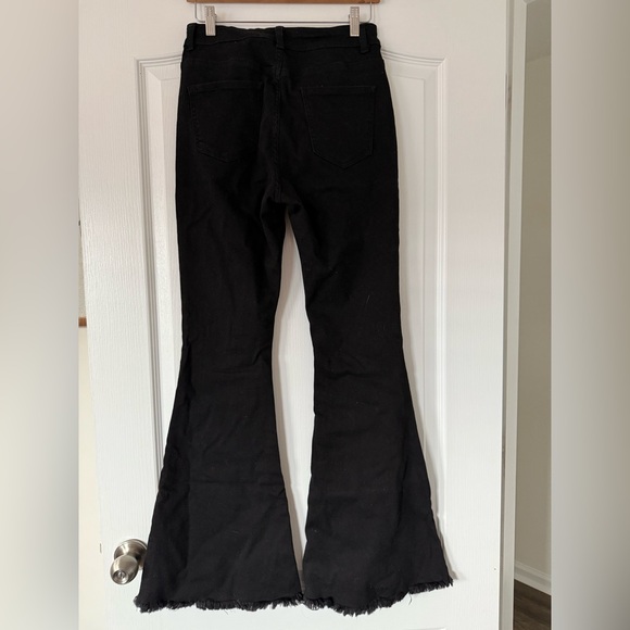 NWOT - Pink Lily - Black Raw Hem Flare Jeans - Size 27 - Picture 2 of 7